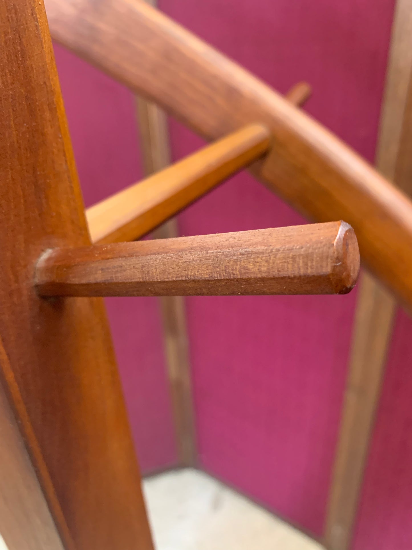 Mid-Century Modern Teak Coat Rack – Sculptural Atomic Design (1970s)