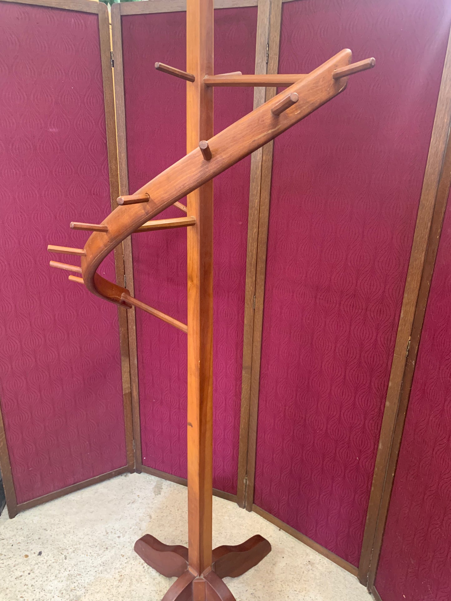 Mid-Century Modern Teak Coat Rack – Sculptural Atomic Design (1970s)