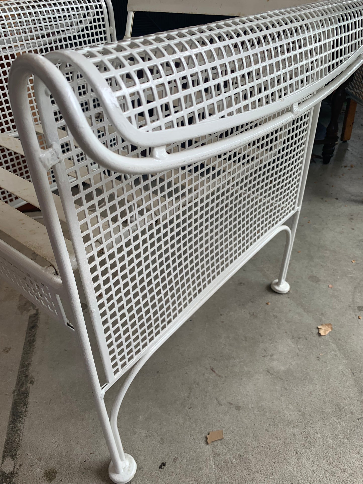 Russell Woodard Mid-Century Modern Outdoor Table & 4 Chairs Set – White Wrought Iron (1960s)