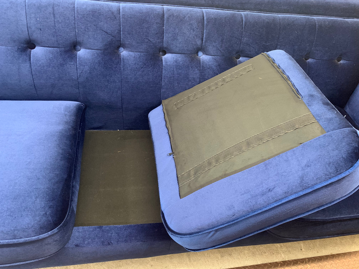 Mid-Century Modern Style Sofa – Deep Navy Blue Velvet