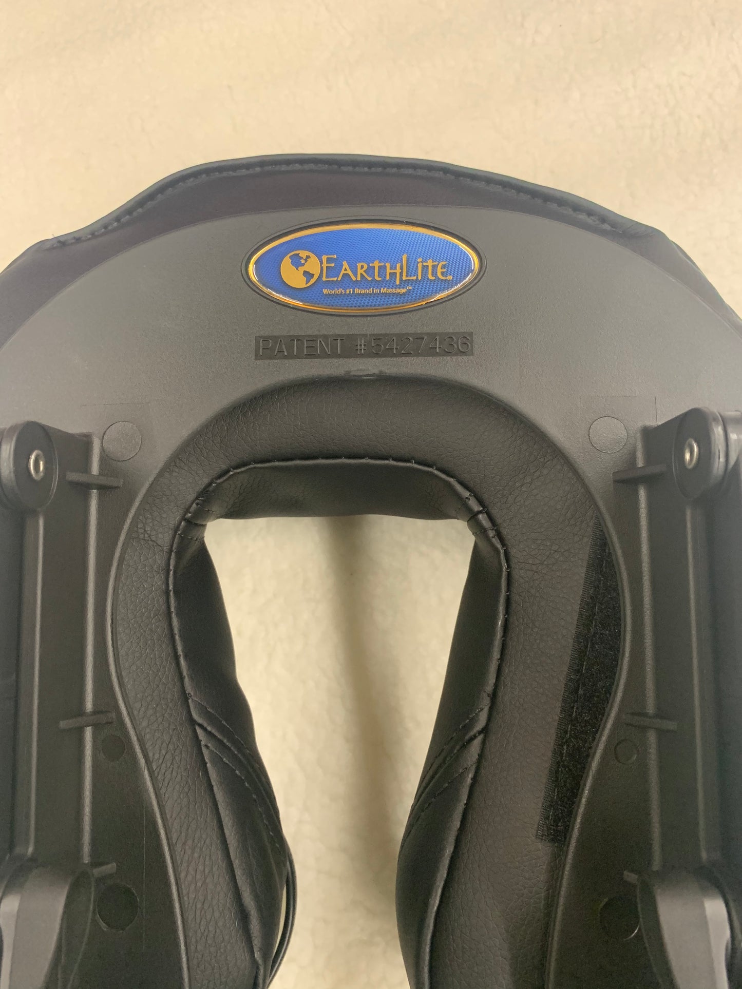 Earthlite Harmony DX Portable Massage Table – With Warming Pad & Carrying Case